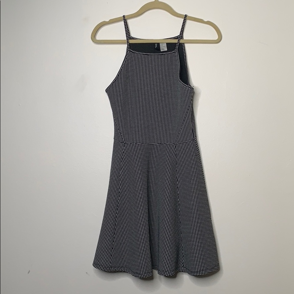 H&M size 8 black/white dress